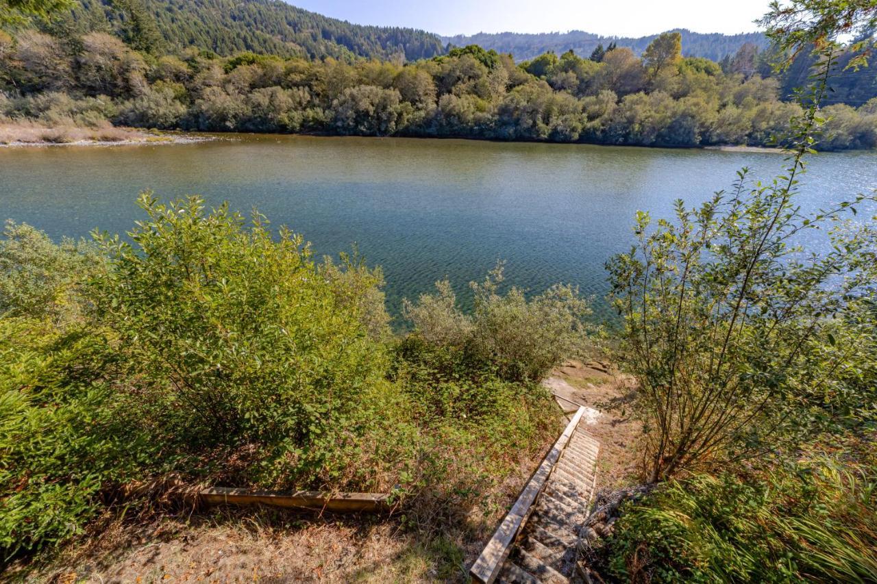 Вілла Redwoods On The River Retreat Smith River Екстер'єр фото